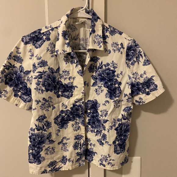 Cricket Lane Vintage Button Up Top | White & Blue Floral Print - Picture 1 of 4